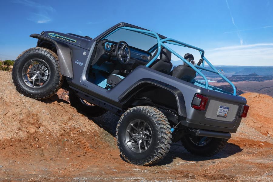  Jeep 4SPEED Concept (JL) 2018 года  (фото 9 из 39)
